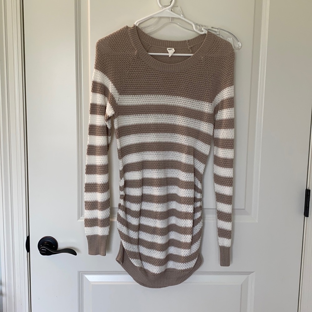 Old navy maternity size small